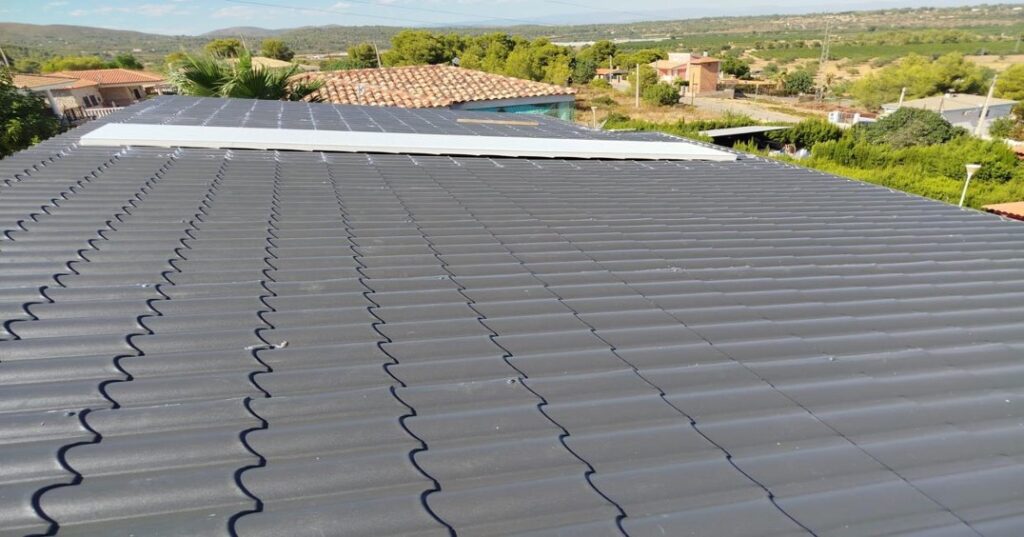 Qué es exactamente el panel sándwich imitación teja