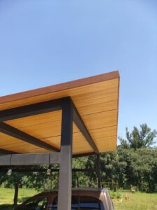 20250057 teja rojo madera clara 2 Casos de exito